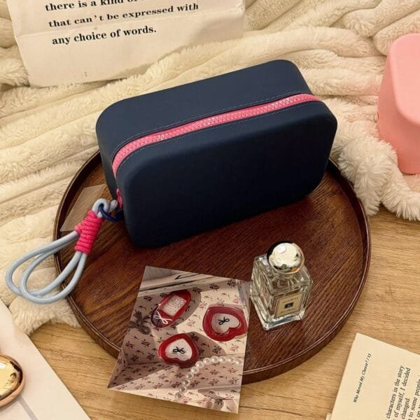 Silicone Cosmetic Bag Waterproof - Image 2