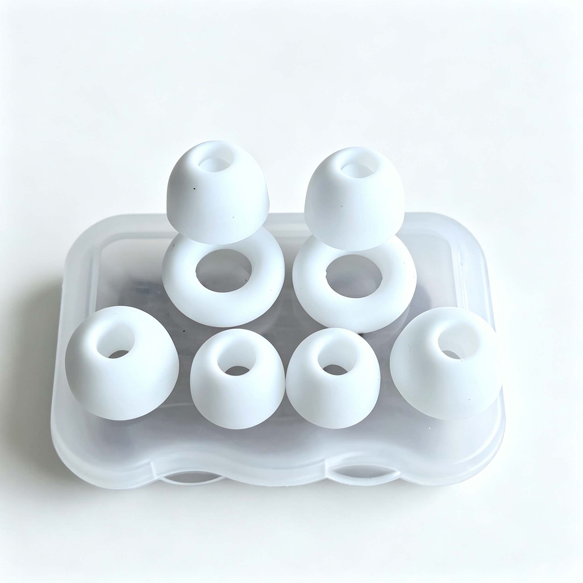 Sleep Cap With Noise-canceling Silicone Earplugs - Image 4