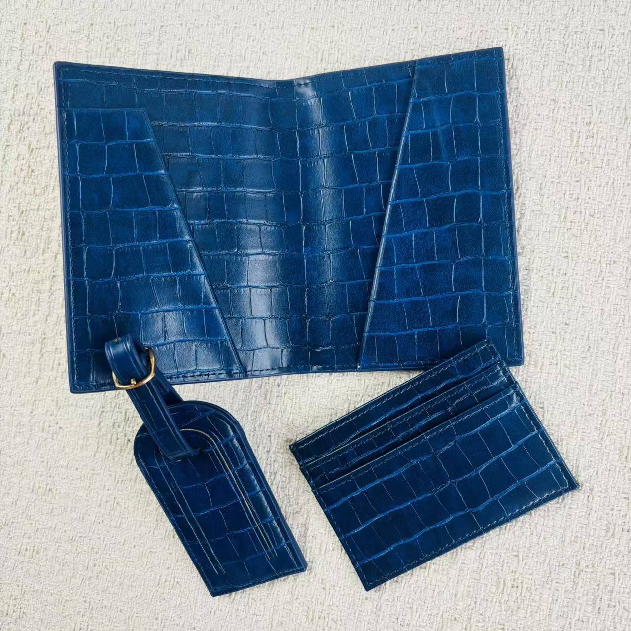 Crocodile-pattern Embossed Leather Passport Holder Multi-functional - Image 5