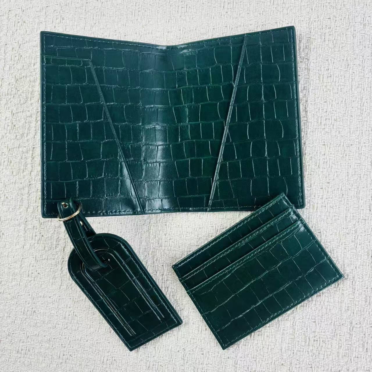 Crocodile-pattern Embossed Leather Passport Holder Multi-functional - Image 8