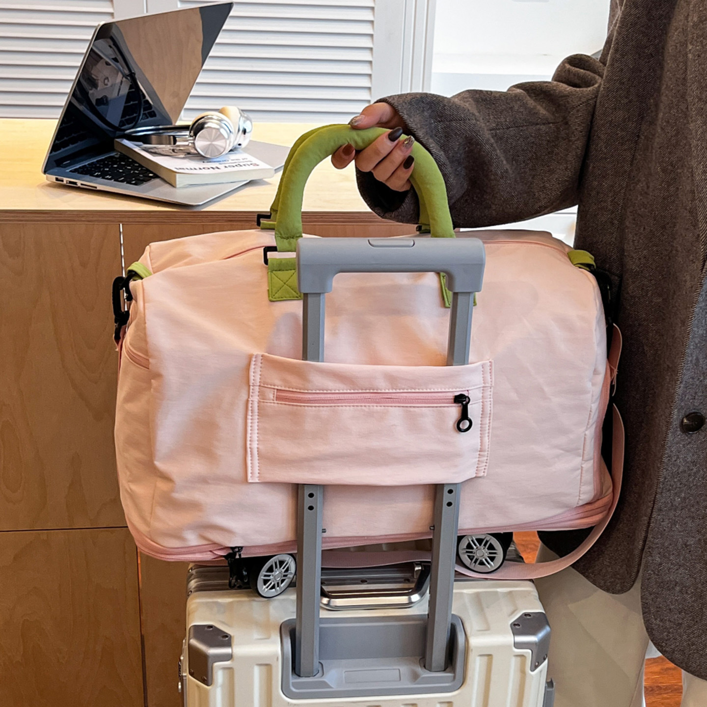 Large-capacity Carry-on Travel Bag For Short Trips Also Suitable As - Image 2