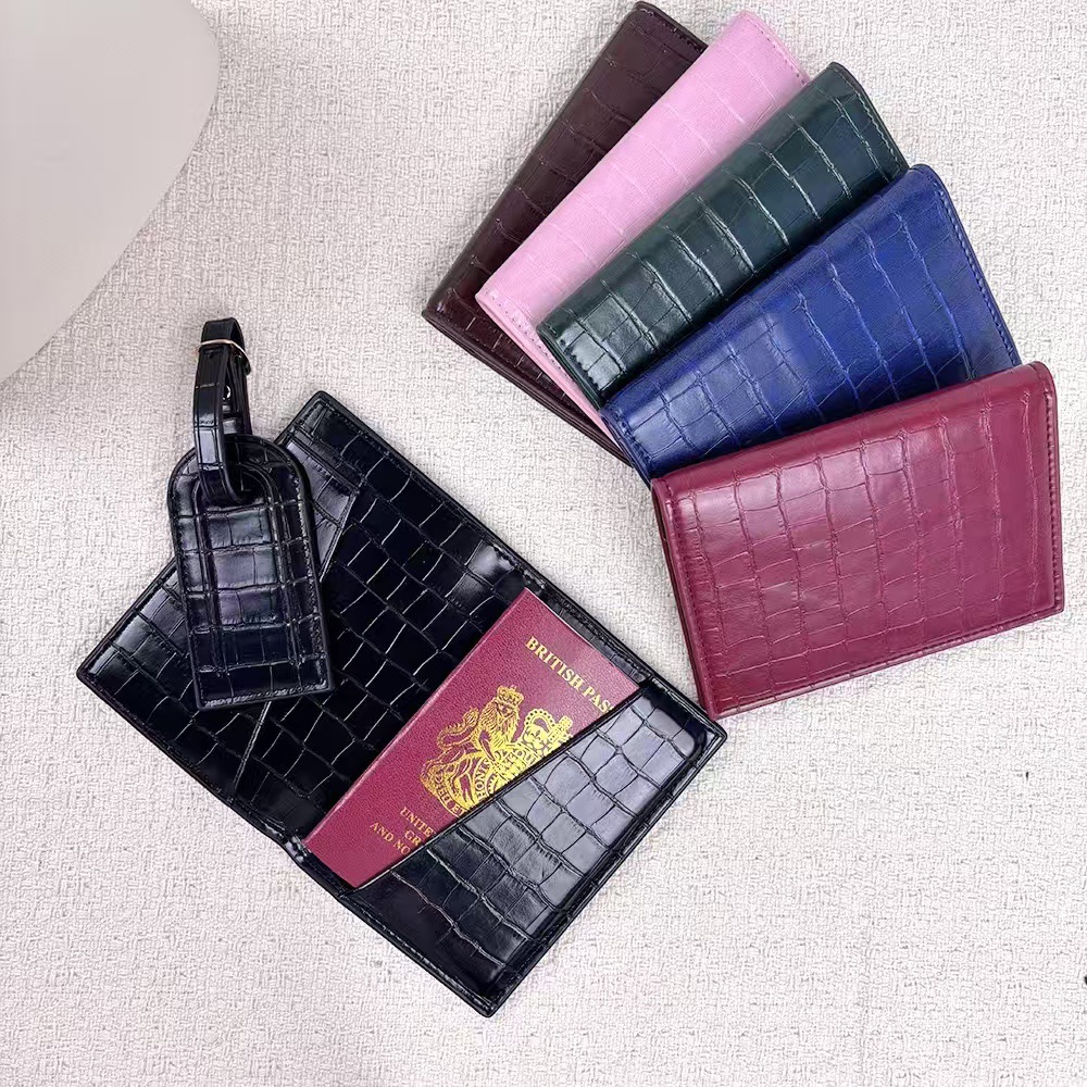 Crocodile-pattern Embossed Leather Passport Holder Multi-functional - Image 7