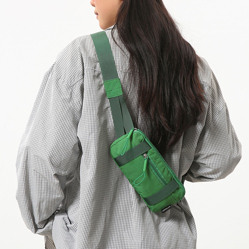 Retro Chest Bag detail 1